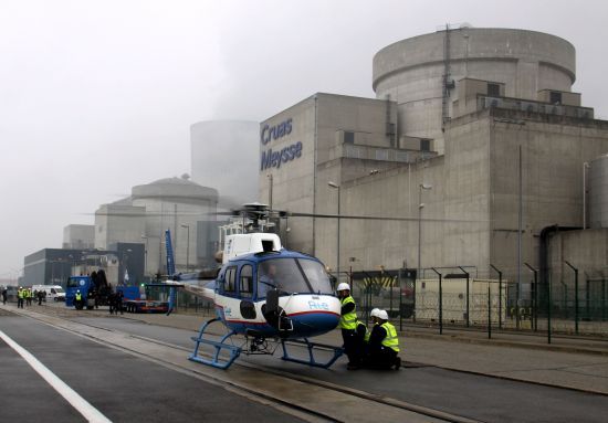 外媒:法国首披露核武库构成核弹头"不到300枚"