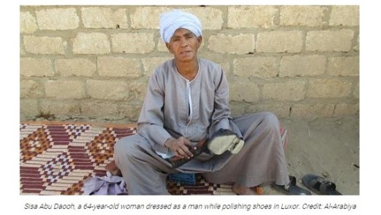 女性地位低埃及寡妇为养家女扮男装43年(图)