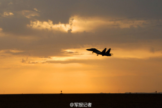 美媒推演中国如何打垮美国：无数导弹密集袭击