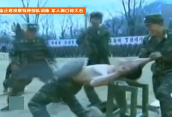 这只是个简单戏法:揭开武术师劈砖断木的科学真相