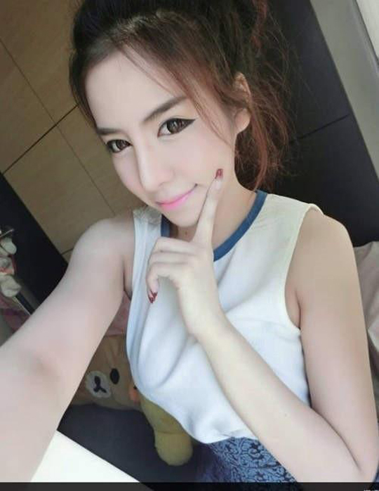 台媒:美国变性人获封肌肉"男神"登杂志封面(图)