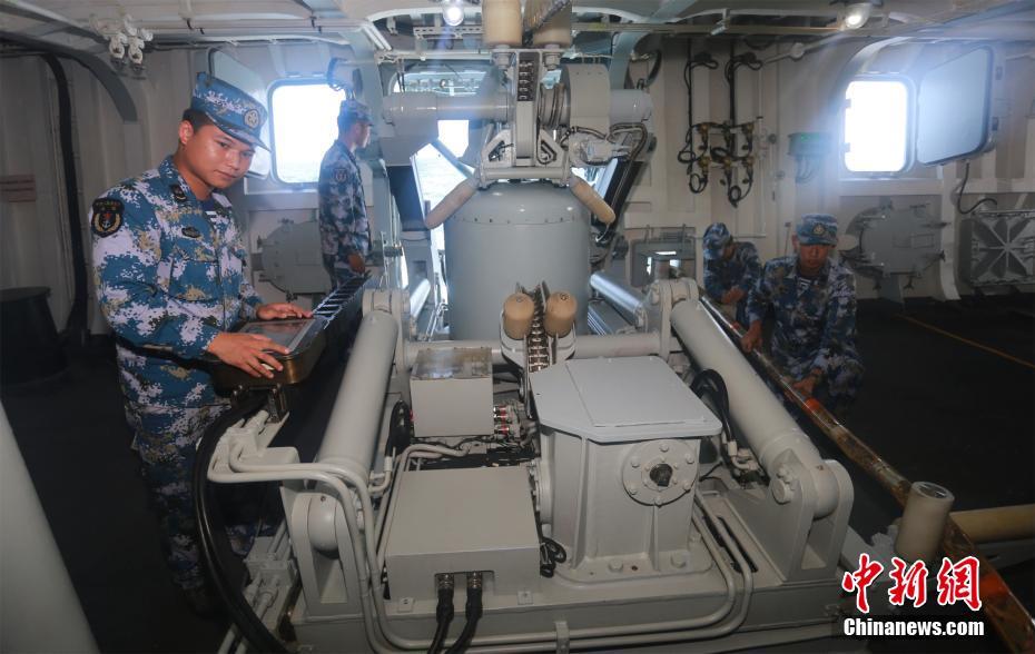 052D装备新拖曳式声呐