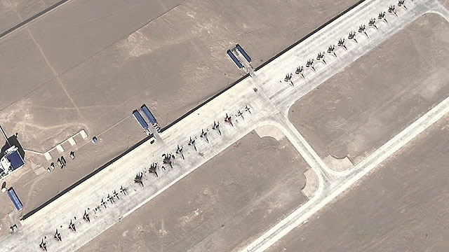 中国空军机场最新卫星照曝光:三代战机成群亮相鼎新