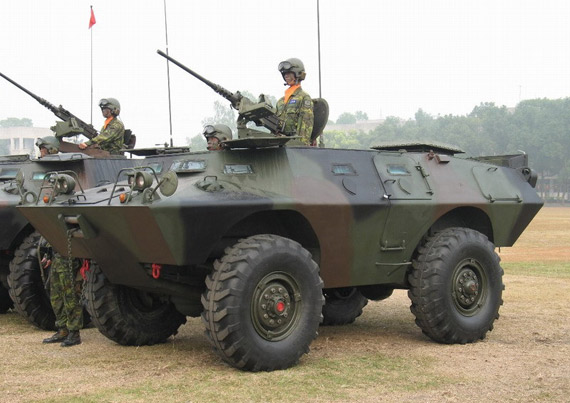 图文:台军v-150轻型装甲车适合城市巷战