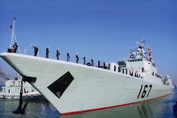 图文:中国海军167号导弹驱逐舰出访日本