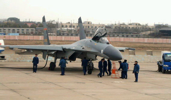 图文:中国空军装备的歼11战机