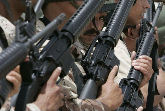 伊拉克新军部队换装美制m16a2自动步枪