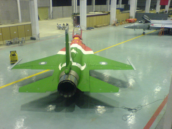 巴基斯坦列装的中巴合研fc-1枭龙战机