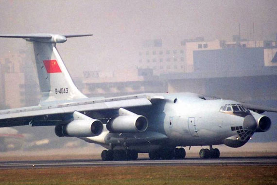 图文：我空军现役空运力量主力伊尔-76型运输机