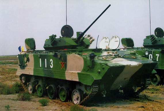 俄媒称ZBD-2000伞兵战车完全由中国自行研制
