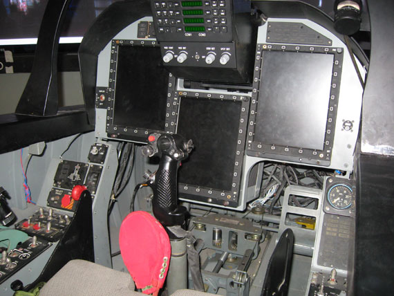 中巴JF-17枭龙战机座舱先进程度令人惊叹(图)