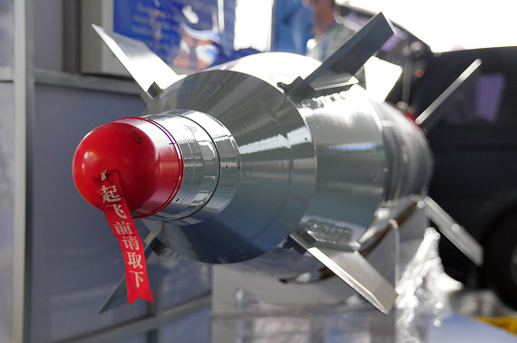 组图国产500公斤激光制导炸弹亮相珠海航展