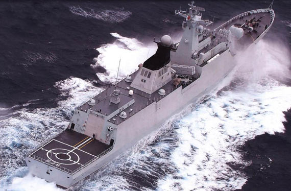 在东海巡逻的中国海军526温州号新型护卫舰