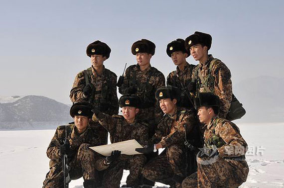 组图：我军鸭绿江边防部队已装备新山地作战服