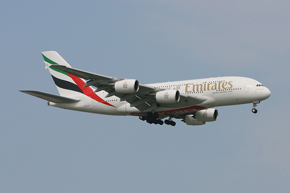 20108115ʱ13֣չ˾A380ɻڱ׶Ӱ³ ų