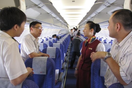 国航西南乘务组服务广东省党政代表团获好评