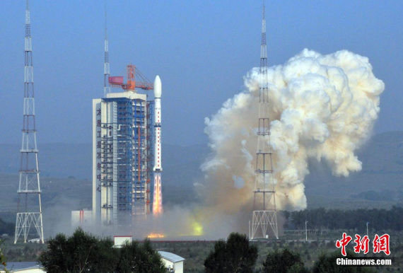 北京时间8月10日6时49分，中国在太原卫星发射中心用“长征四号丙”运载火箭，成功将“遥感卫星十号”送入太空。中新社发尚春雅摄