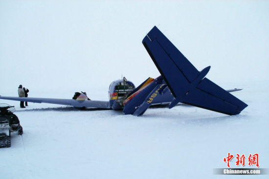 2011��5��16�գ�һ��С�ͷɻ�����������˹��׹�٣������ƻ�����Աֻ�������ˡ�