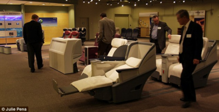 揭秘787梦想飞机造梦工厂_江苏学历服务热线