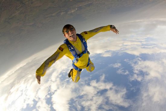 跳伞——追逐刺激的勇敢游戏