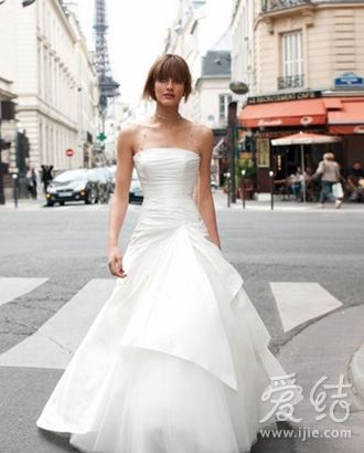 三亚最有名的婚纱摄影_有名婚纱品牌(2)