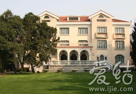 点击进入下一页 私密性极好的风光别墅