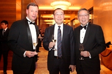 北京香港马会会所2011会员慈善酒宴成功举办，会员中包括白塔酒庄