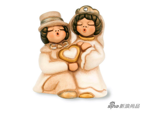 情侣雕像