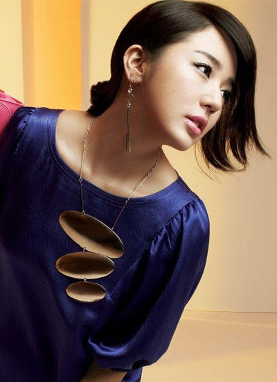 村姑的华丽转身 <em>韩国女孩</em>必备整容术_新浪女