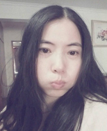 “不老仙妈”逆生长 与儿子合影似情侣