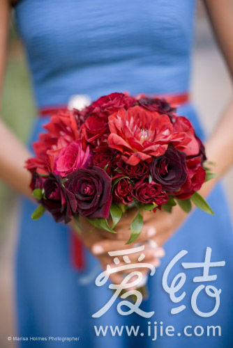 红色捧花