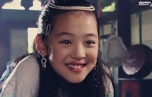 雪莉疑似吸脂整容 网友:腿部线条不自然|雪莉|雪