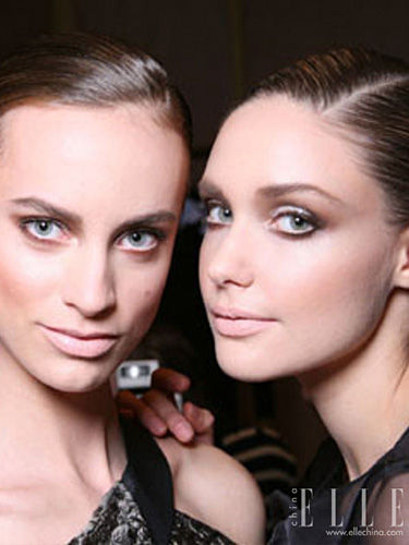 让香水味更持久的秘技