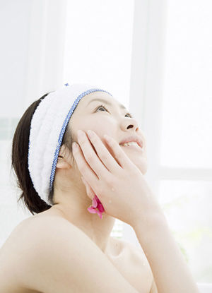 6大秘笈“保鲜”熟龄肌肤 <wbr>圣诞做“白雪公主”