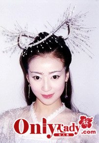 细数香港<em>古装剧</em> 30年妆容<em>发型</em>进化史(组图)(4)