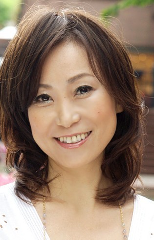 20 <em>30</em> 40 不同年龄<em>女人</em>的最佳<em>发型</em>选择(组图)_