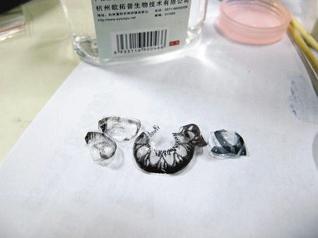 药监局称美瞳风险较高建议暂停生产