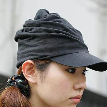 十款潮女非主流帽子发型:贝雷帽搭配时尚扎发