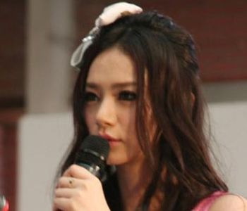 <em>戚薇</em>利落干练短发 完美转型最佳<em>发型</em>参考(组图