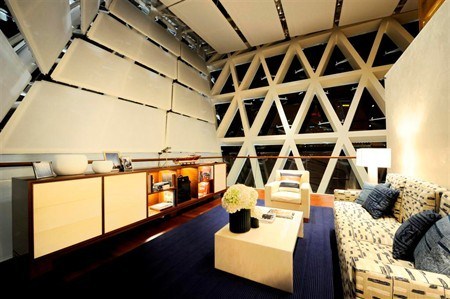 LV新加坡旗舰店开幕明星助阵