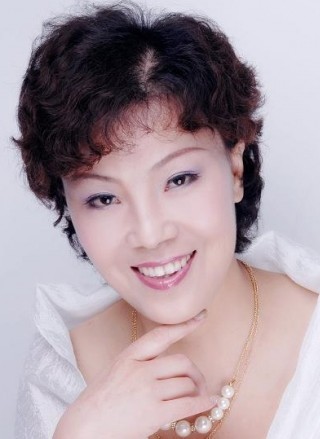 59歲薔薇大媽5年整容19次(圖片來源: 網絡) 59歲薔薇大媽5年整容19次(圖片來源: 網絡)