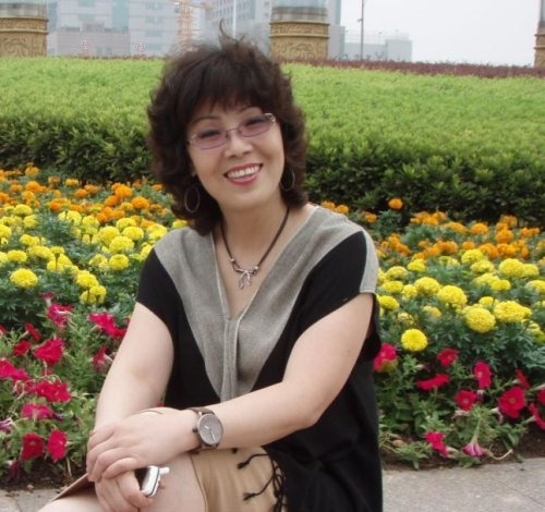 59歲薔薇大媽5年整容19次(圖片來源: 網絡) 59歲薔薇大媽5年整容19次(圖片來源: 網絡)
