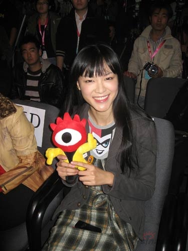 ����Ů�Զ��ҶԻ���ģ�(ͼ)