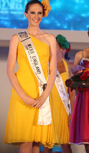 8号选手GALLOWAYDOMINIQUE JEAN获2009新丝路世界比基尼小姐大赛南珠形象大使