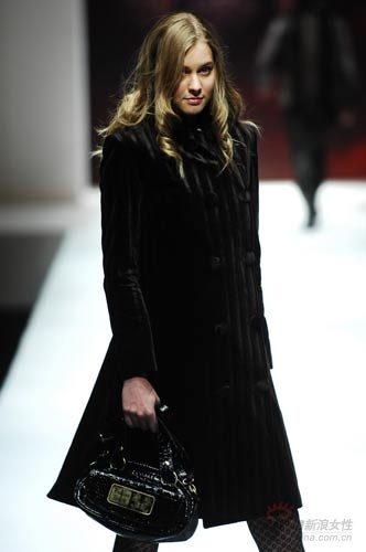 ���ͼƬ������һҳ