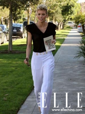 ���˱����������ʵĺڰ׸���Ħ�Ǵ���