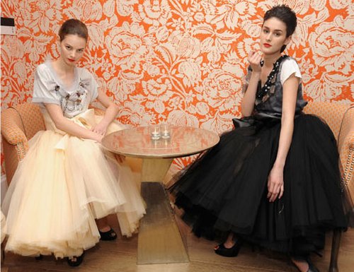 年轻设计师Moises de la Renta是Oscar de la Renta的儿子