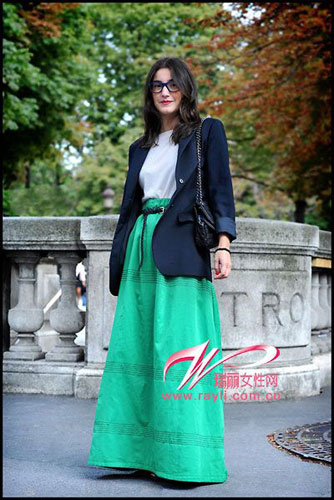 ��ɫ���ų�ȹ���������ĸо�