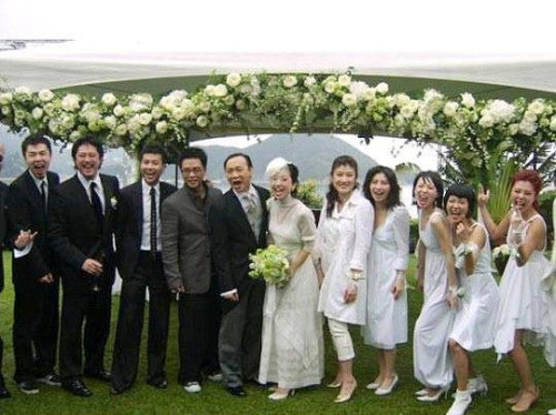 探访明星婚礼:白色假发 白头到老