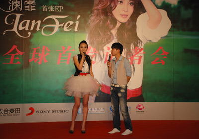 ��Сï������ף���������׷����